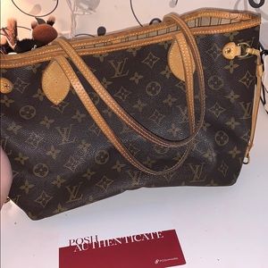 Reposh authentic LV bag- use shown in photos